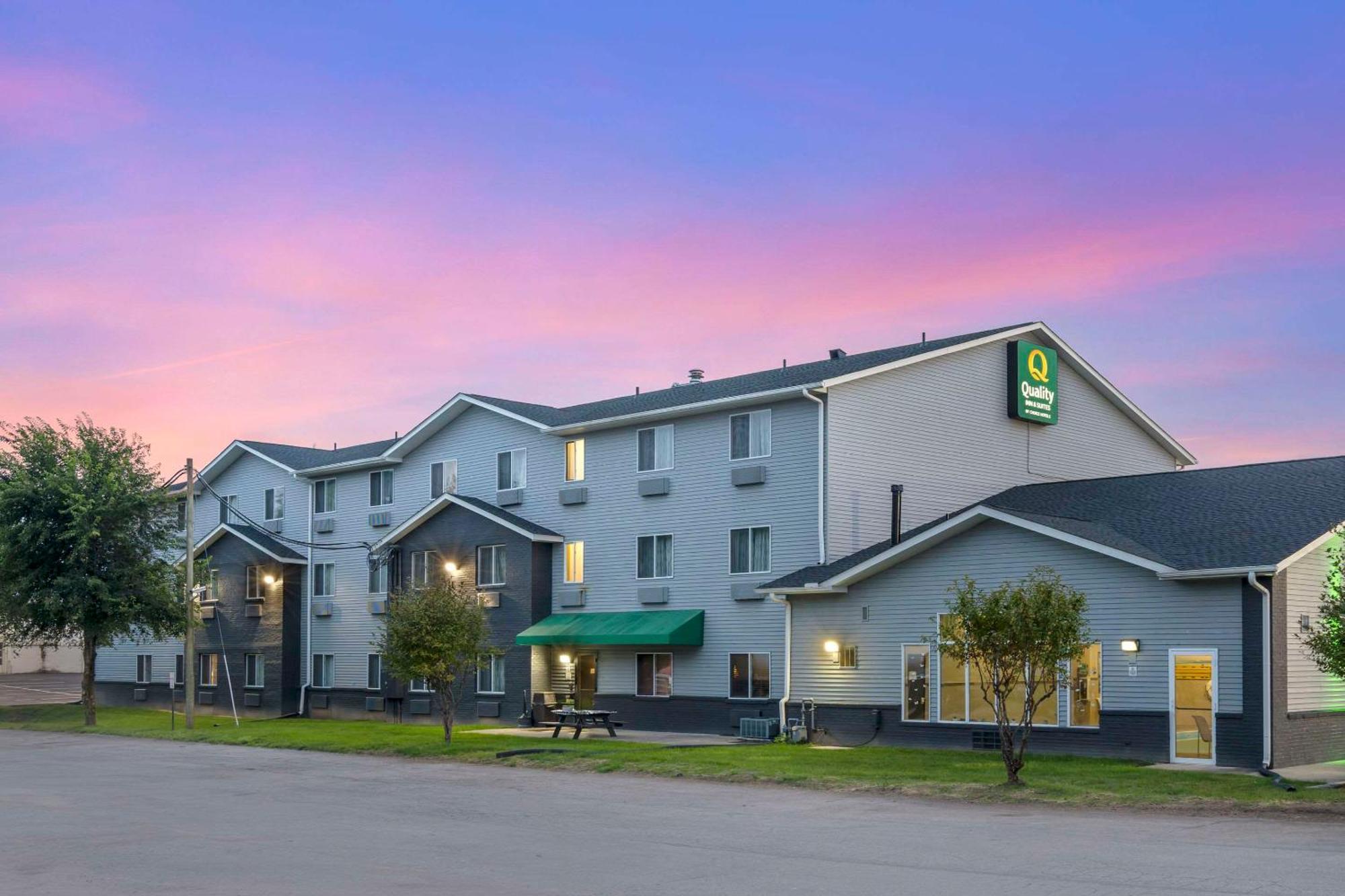 Quality Inn & Suites Delaware Exterior photo